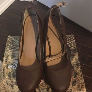 Brown Wedges